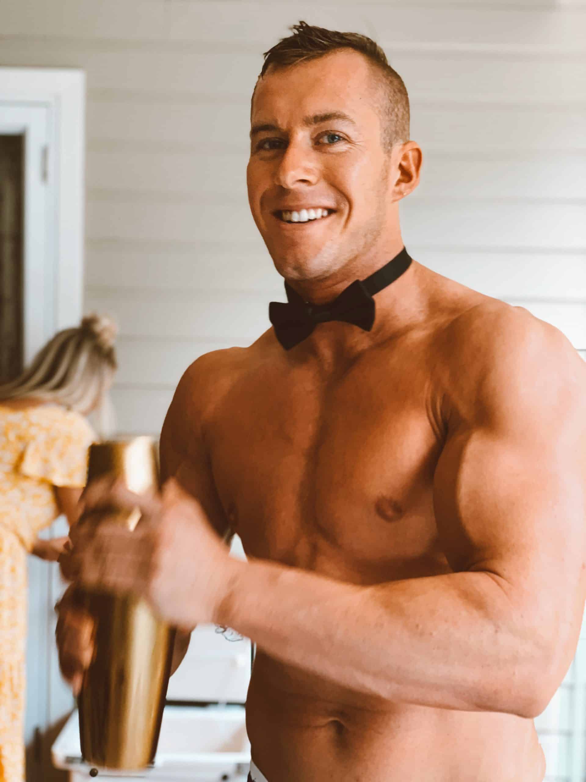 Nick - Brisbane Topless Waiter Topless waiter in Brisbane